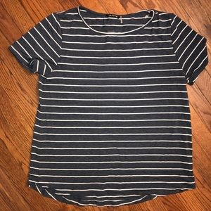 Pink Clover navy button back top XL